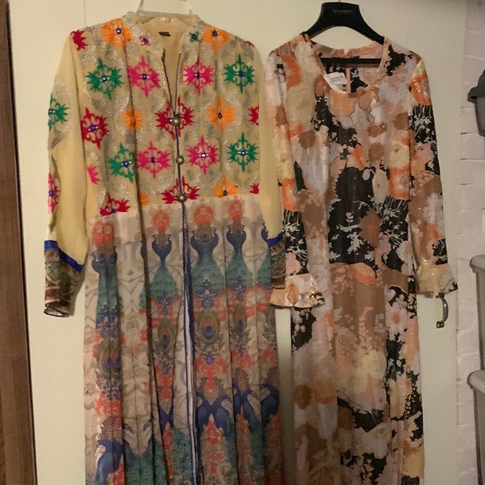 I Display Vintage Dresses!